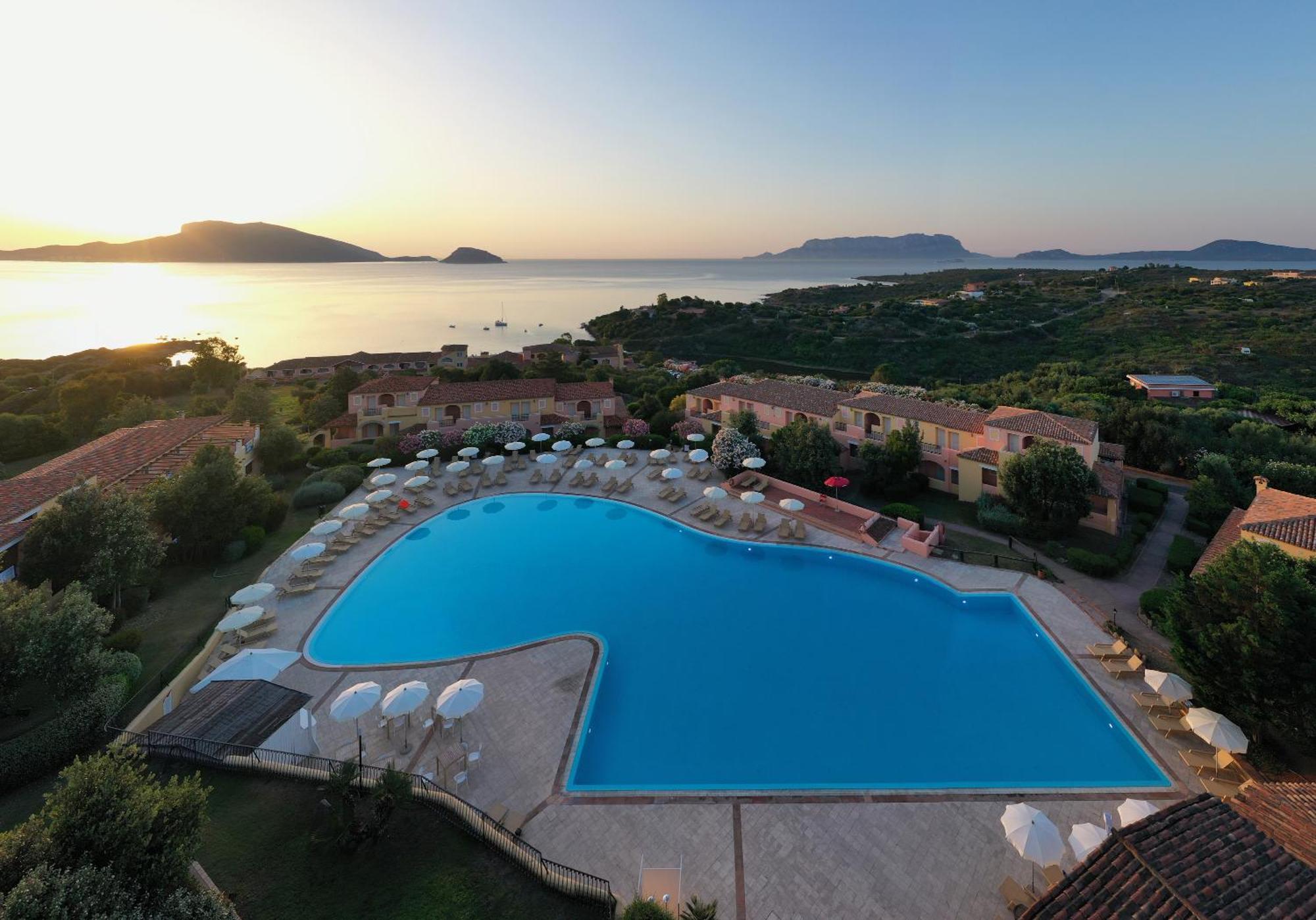 VOI Colonna Village Golfo Aranci Esterno foto