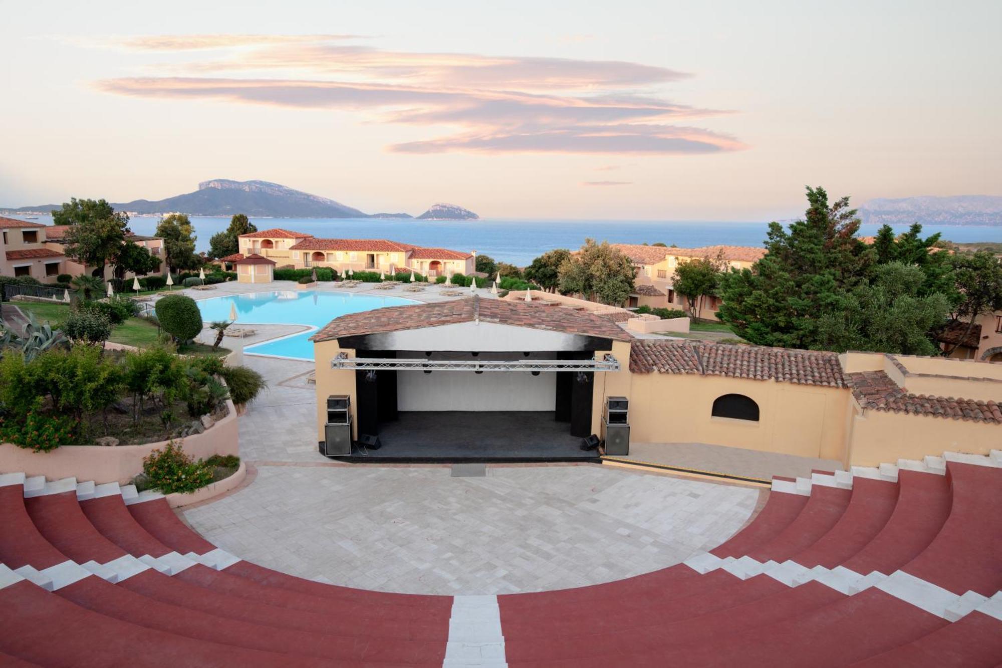 VOI Colonna Village Golfo Aranci Esterno foto