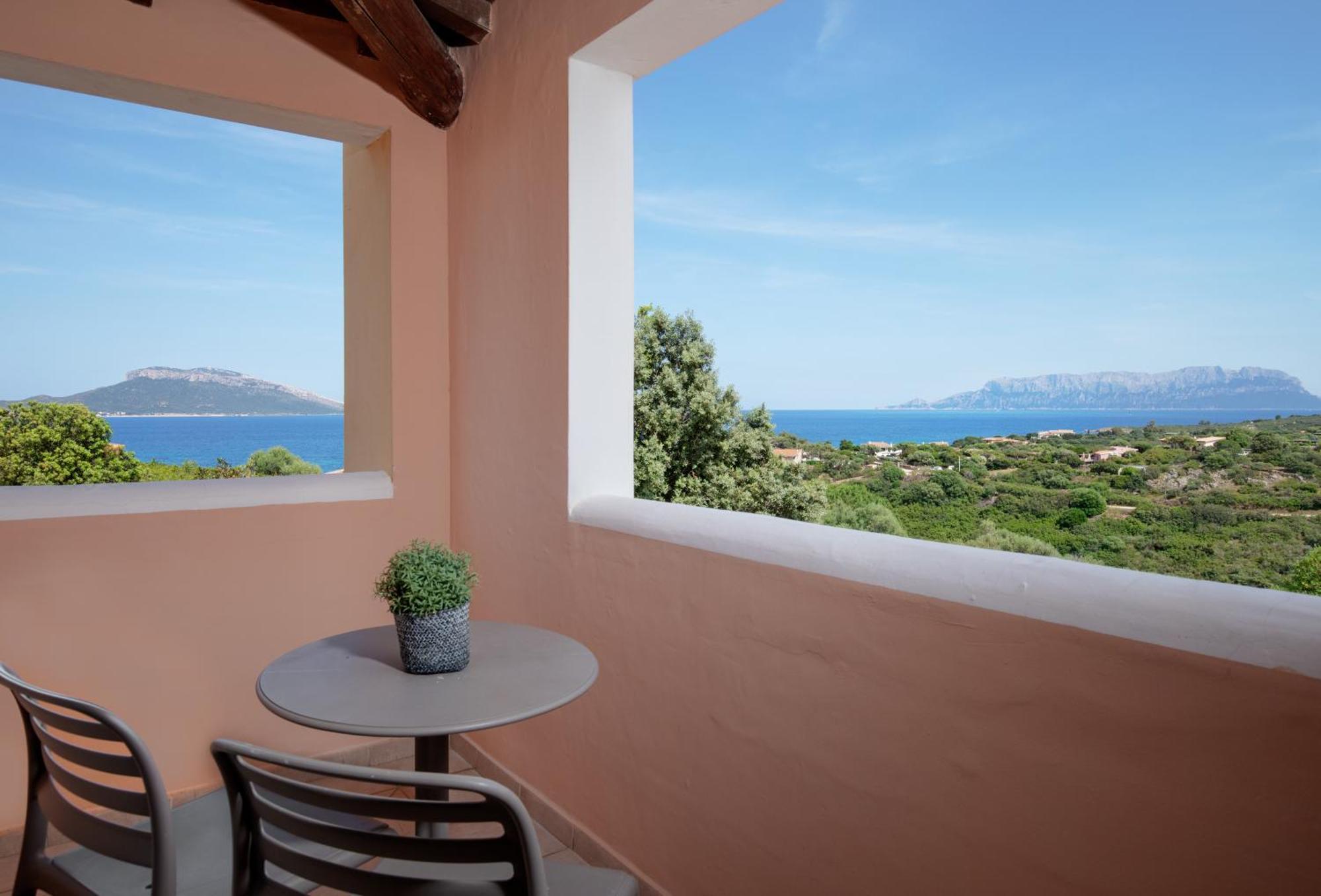 VOI Colonna Village Golfo Aranci Esterno foto