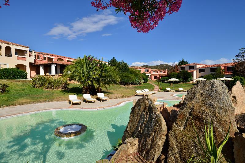 VOI Colonna Village Golfo Aranci Esterno foto